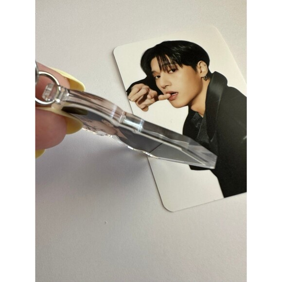 Wooyoung Bias ATEEZ Atiny Keychain photo In Your Fantasy Golden Hour idol kpop - Picture 2 of 2